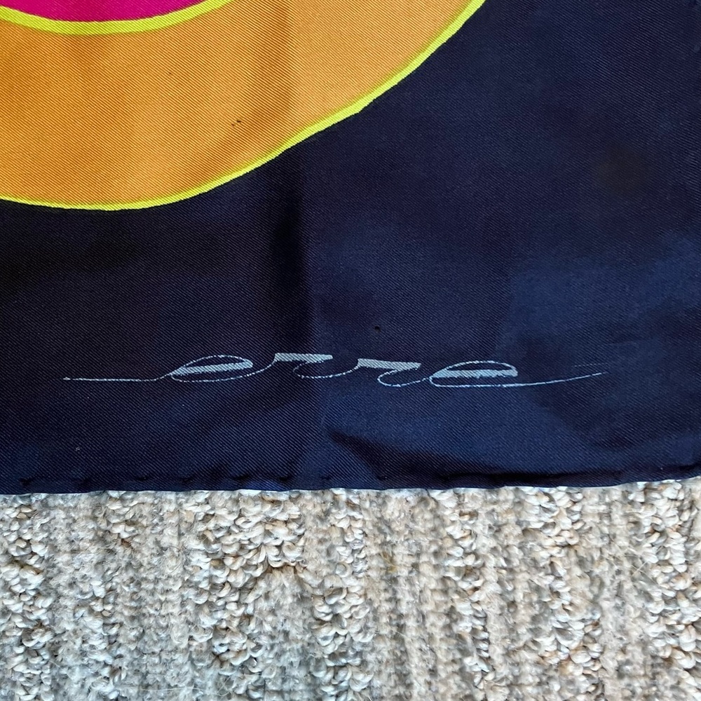 Vintage erre square scarf with funky 1960s feel - Picture 3 of 8